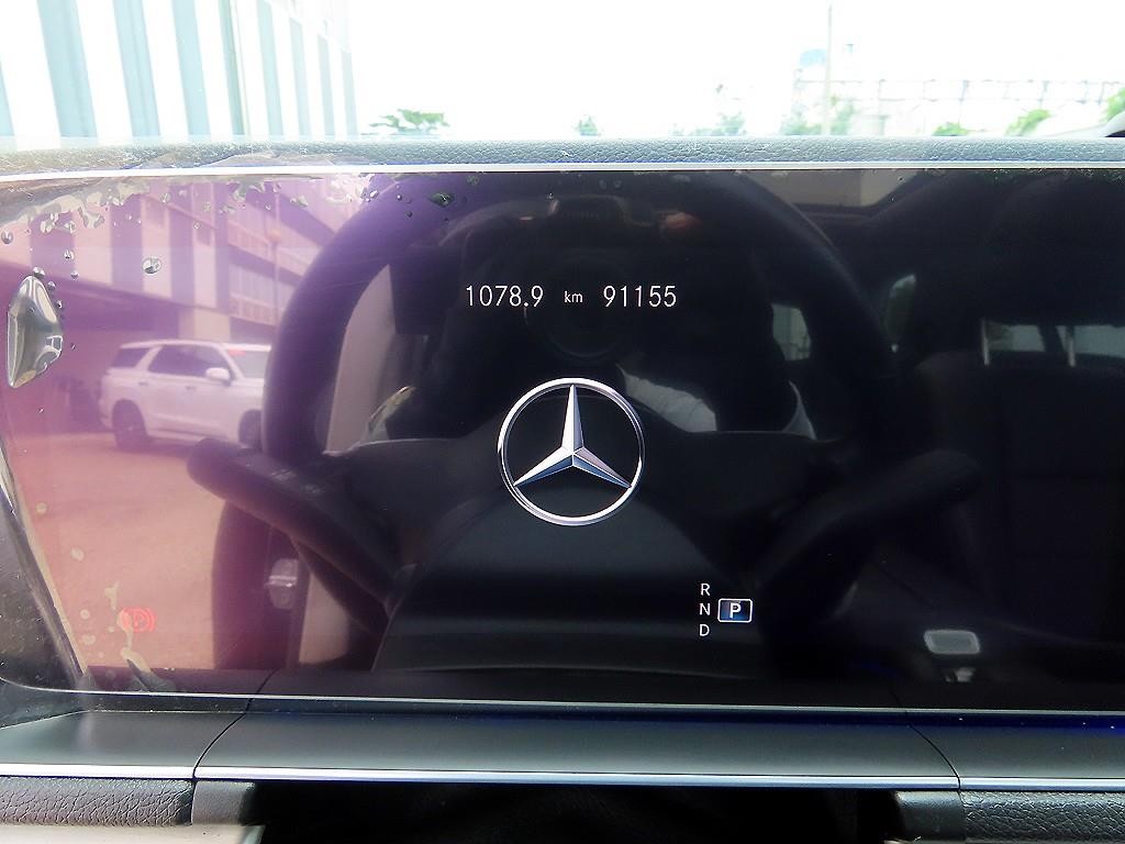 벤츠 GLE 클래스 GLE 클래스 W167 GLE 300d 4MATIC 이미지 9