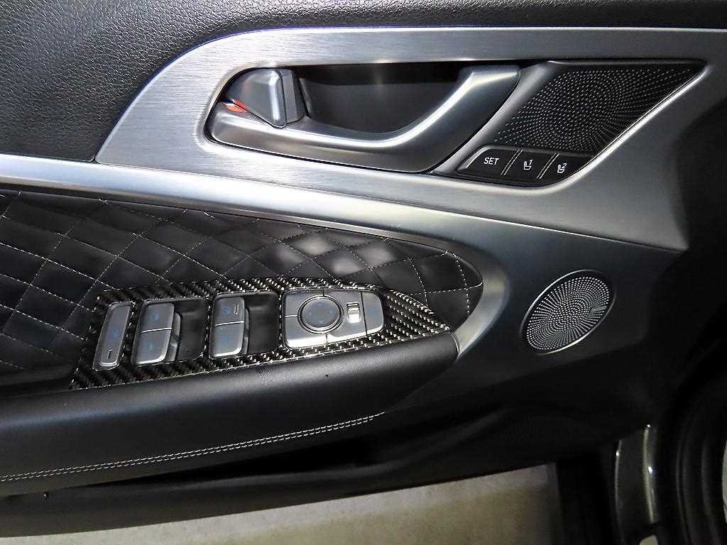 제네시스 G70 3.3T 스포츠 AWD 슈프림 이미지 12