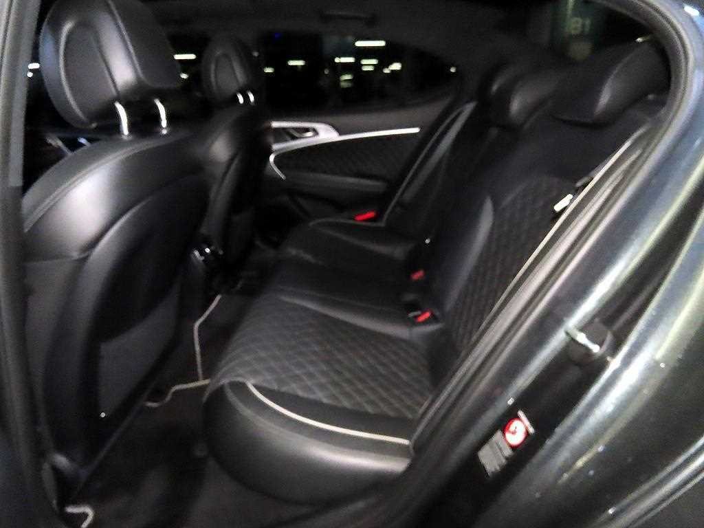 제네시스 G70 3.3T 스포츠 AWD 슈프림 이미지 7