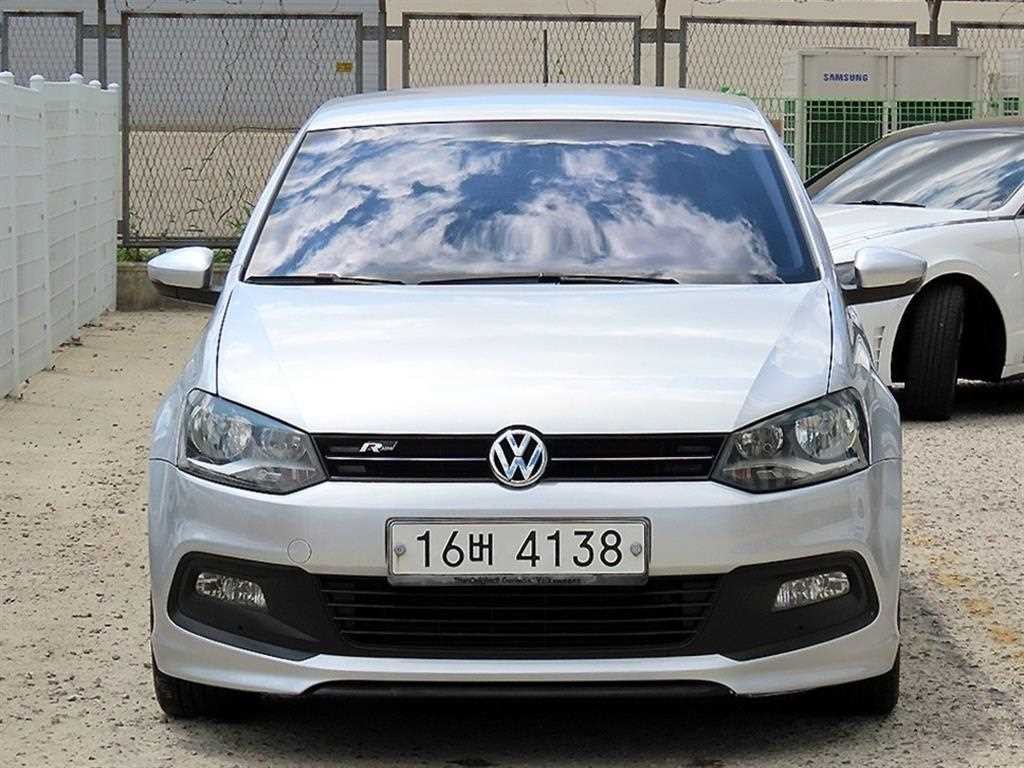 폭스바겐 폴로 1.6 TDI R-LINE 이미지 1