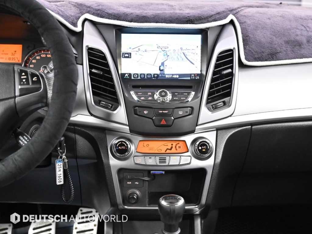 KG모빌리티(쌍용) 코란도 뉴코란도C 2WD 2.0 CVS 최고급형 이미지 14