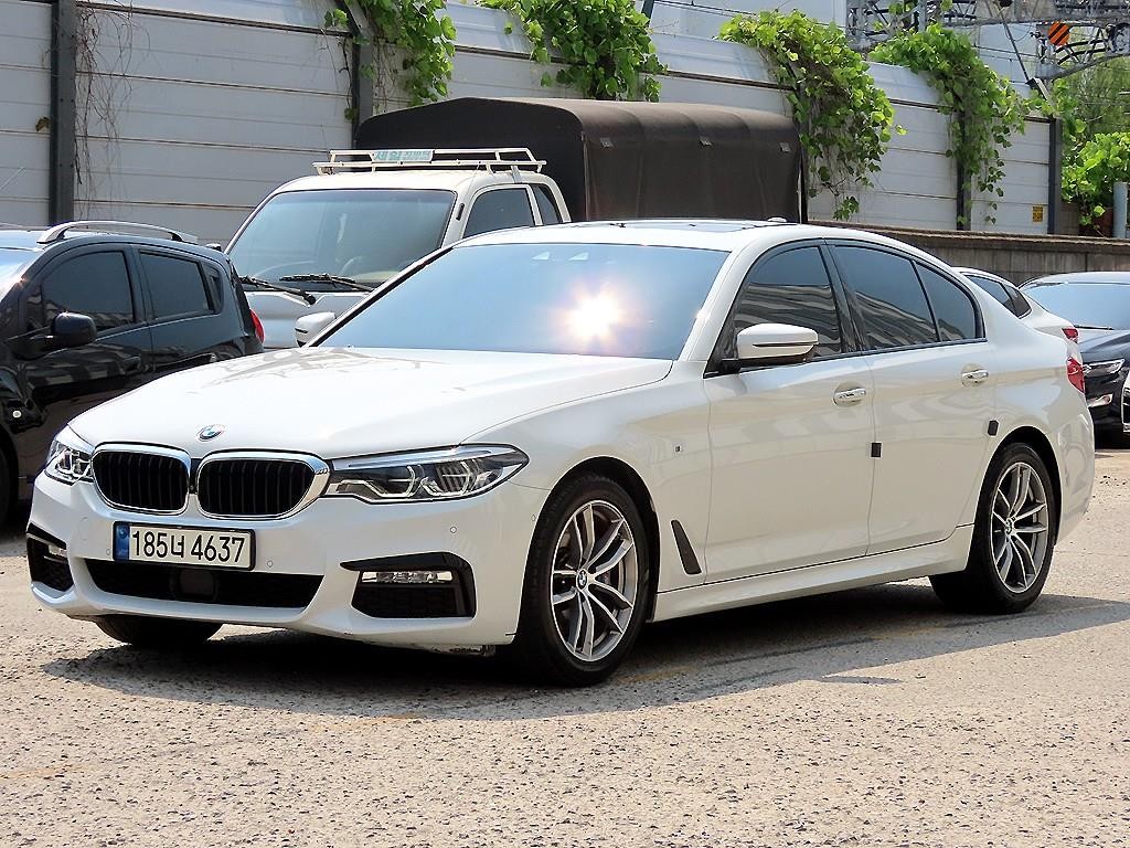 BMW 5시리즈 5시리즈 (G30) 530i xDrive M 스포츠 플러스 이미지 2