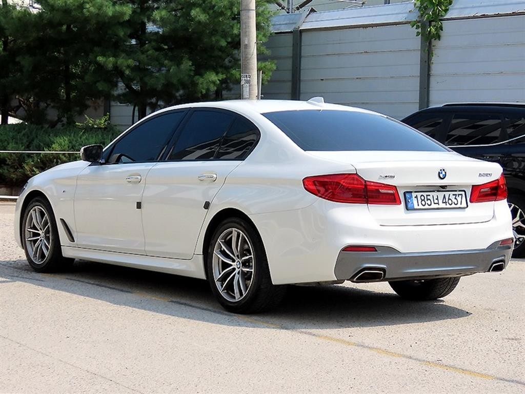 BMW 5시리즈 5시리즈 (G30) 530i xDrive M 스포츠 플러스 이미지 3