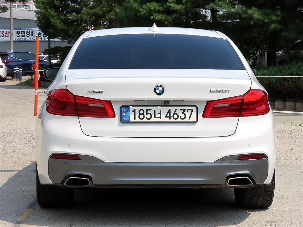 BMW 5시리즈 5시리즈 (G30) 530i xDrive M 스포츠 플러스 이미지 4