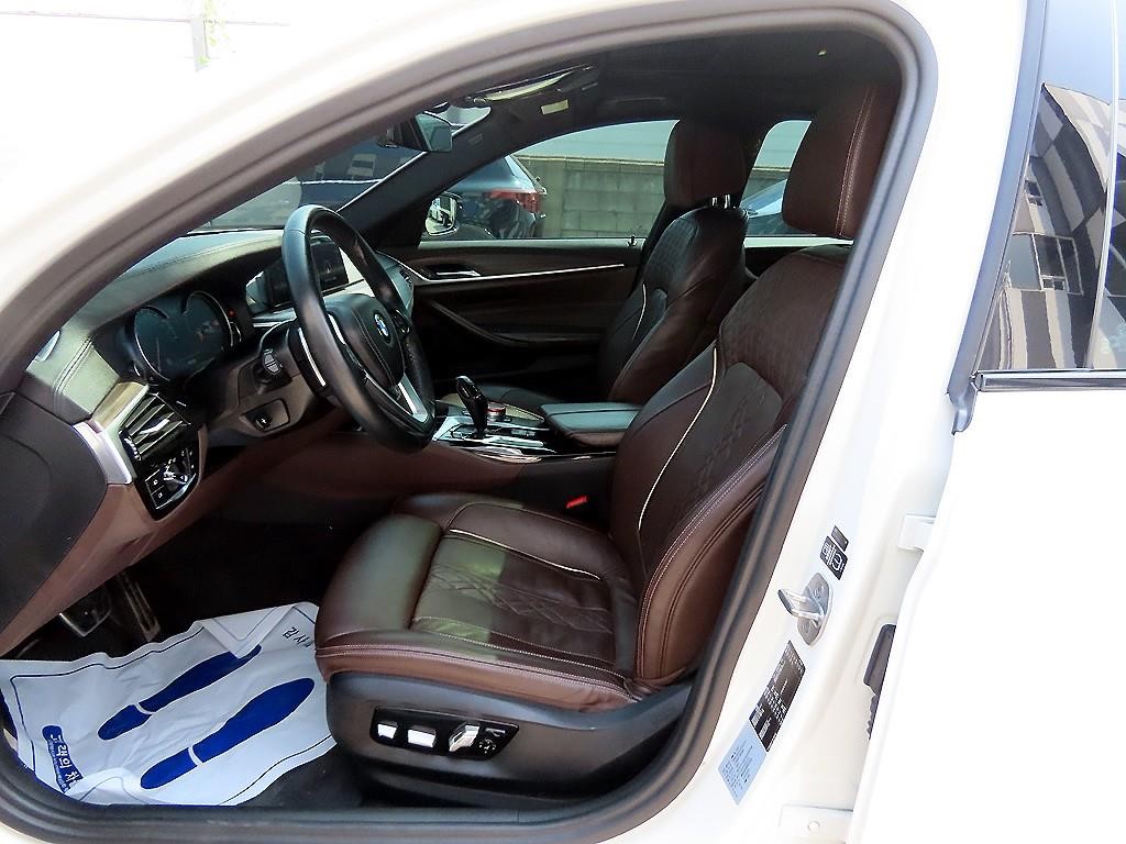 BMW 5시리즈 5시리즈 (G30) 530i xDrive M 스포츠 플러스 이미지 5
