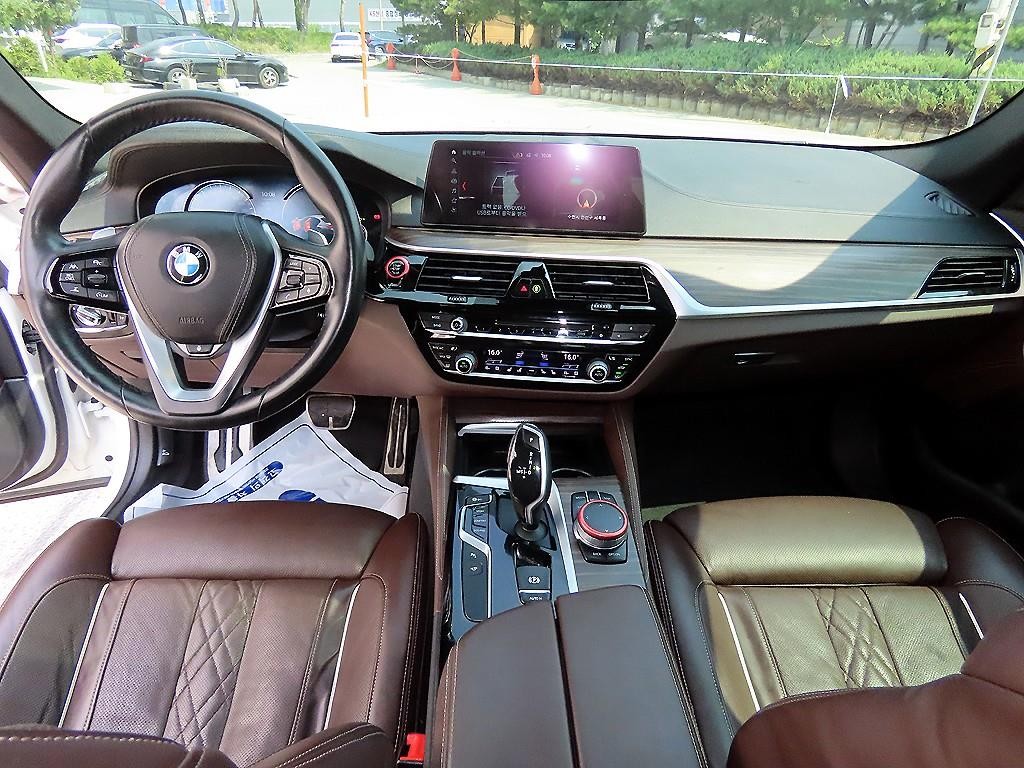 BMW 5시리즈 5시리즈 (G30) 530i xDrive M 스포츠 플러스 이미지 7