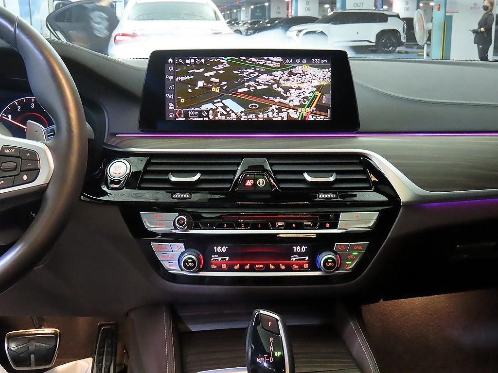 BMW 5시리즈 5시리즈 (G30) 530i M 스포츠 플러스 이미지 11