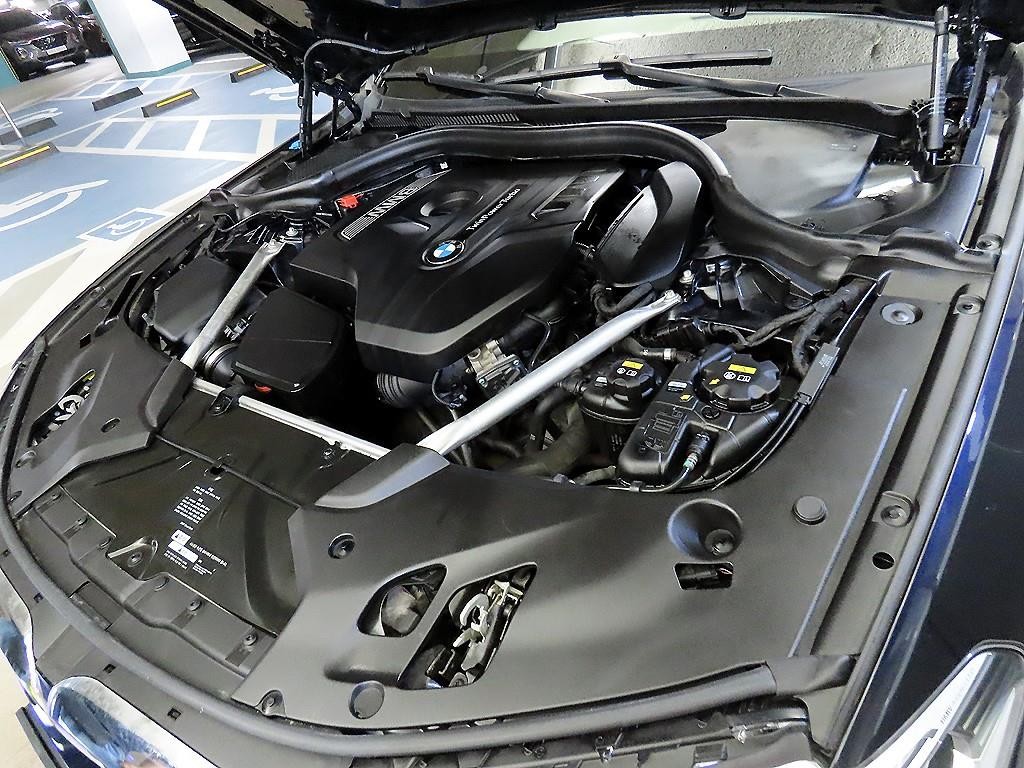 BMW 5시리즈 5시리즈 (G30) 530i M 스포츠 플러스 이미지 19