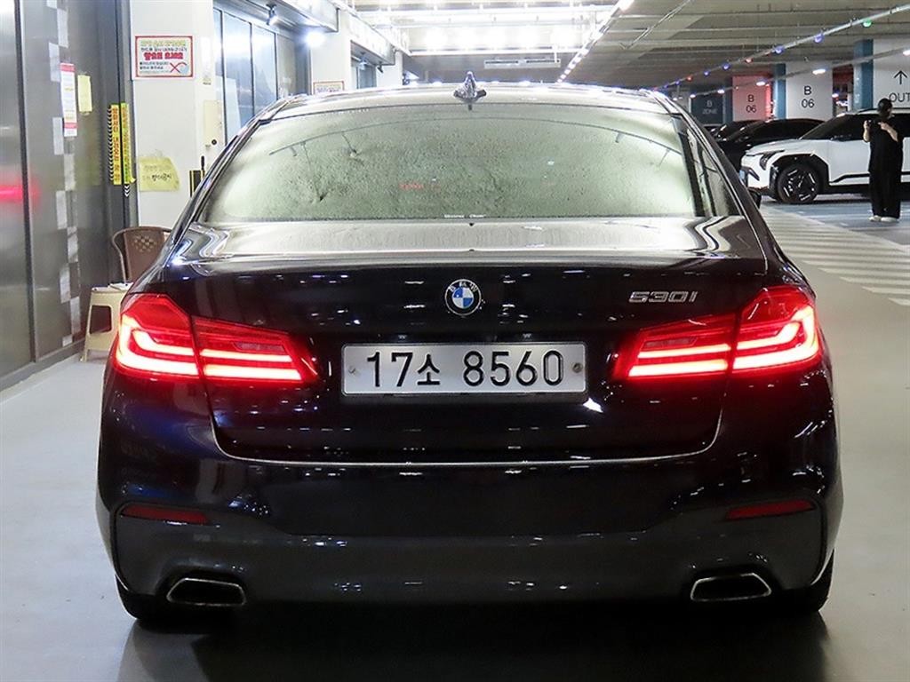 BMW 5시리즈 5시리즈 (G30) 530i M 스포츠 플러스 이미지 5