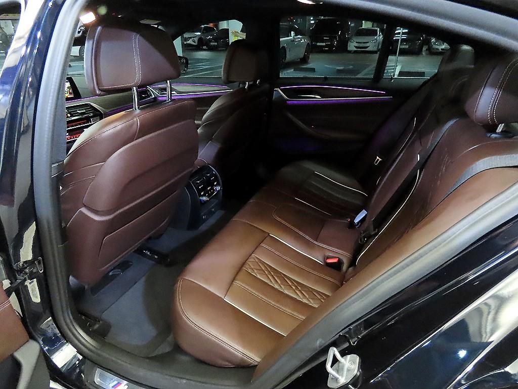 BMW 5시리즈 5시리즈 (G30) 530i M 스포츠 플러스 이미지 7