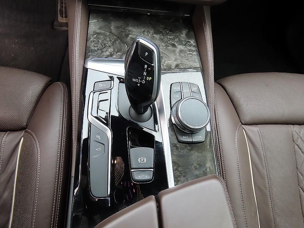 BMW 5시리즈 5시리즈 (G30) 540i xDrive M 스포츠 플러스 이미지 11