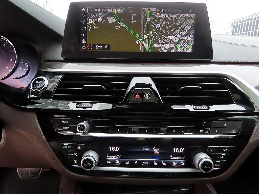 BMW 5시리즈 5시리즈 (G30) 540i xDrive M 스포츠 플러스 이미지 13