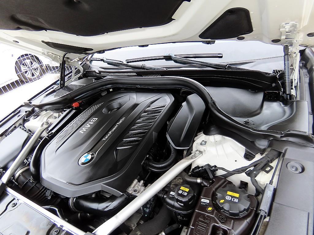 BMW 5시리즈 5시리즈 (G30) 540i xDrive M 스포츠 플러스 이미지 19