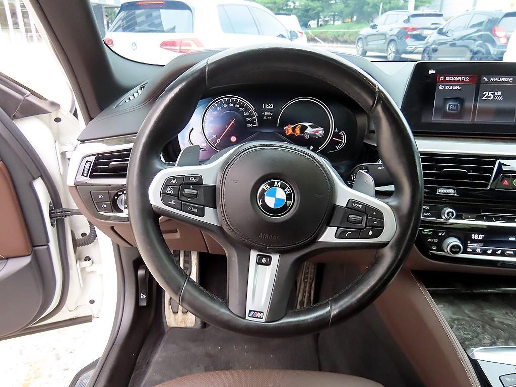 BMW 5시리즈 5시리즈 (G30) 540i xDrive M 스포츠 플러스 이미지 8