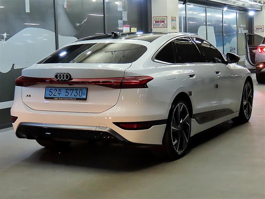 아우디 A6 A6 e-트론 퍼포먼스 S-라인 이미지 4
