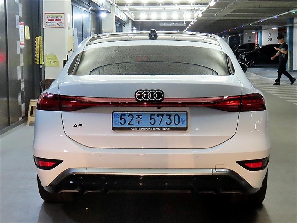 아우디 A6 A6 e-트론 퍼포먼스 S-라인 이미지 5