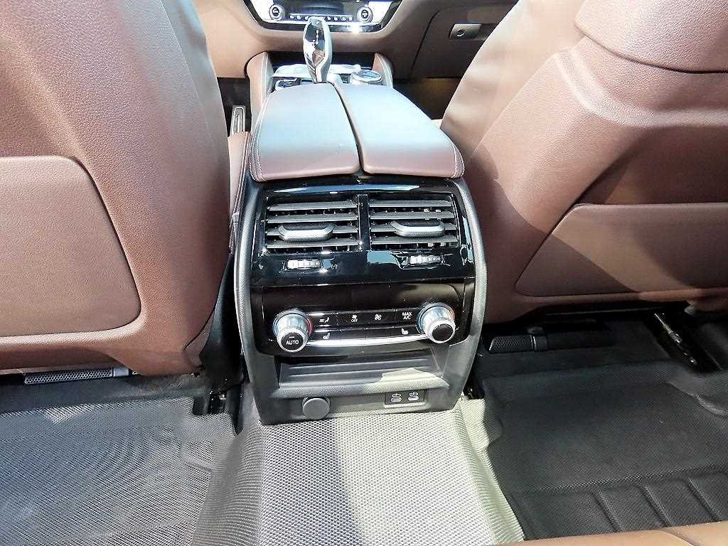 BMW 5시리즈 5시리즈 (G30) 530e M 스포츠 이미지 16