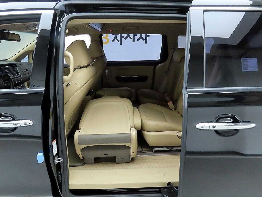 기아 카니발 더 뉴 카니발 디젤 9인승 하이리무진 프레스티지 이미지 13