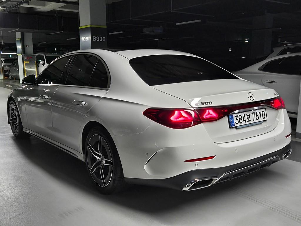 벤츠 E 클래스 E-클래스 W214 E300 4MATIC AMG Line 이미지 3