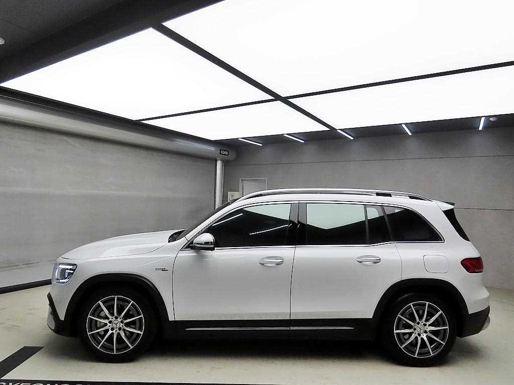 벤츠 GLB 클래스 GLB클래스 X247 AMG GLB 35 4MATIC 이미지 4