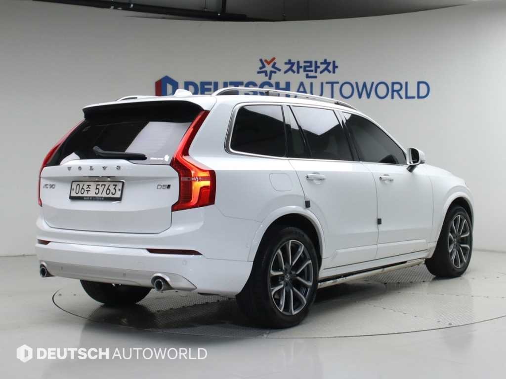 볼보 XC90 XC90 2세대 2.0 D5 AWD 모멘텀 이미지 3