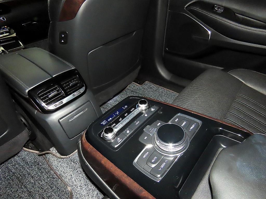 제네시스 EQ900 3.8 GDI AWD 프리미엄 럭셔리 이미지 16