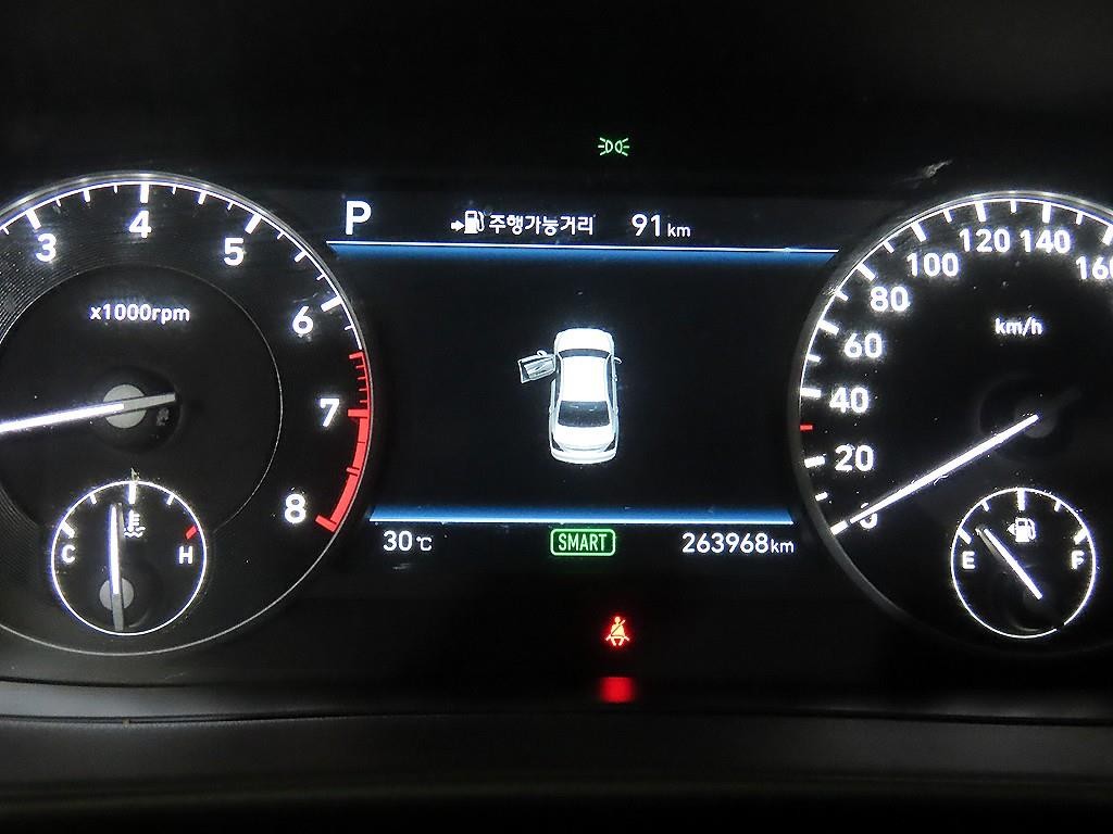 제네시스 EQ900 3.8 GDI AWD 프리미엄 럭셔리 이미지 9