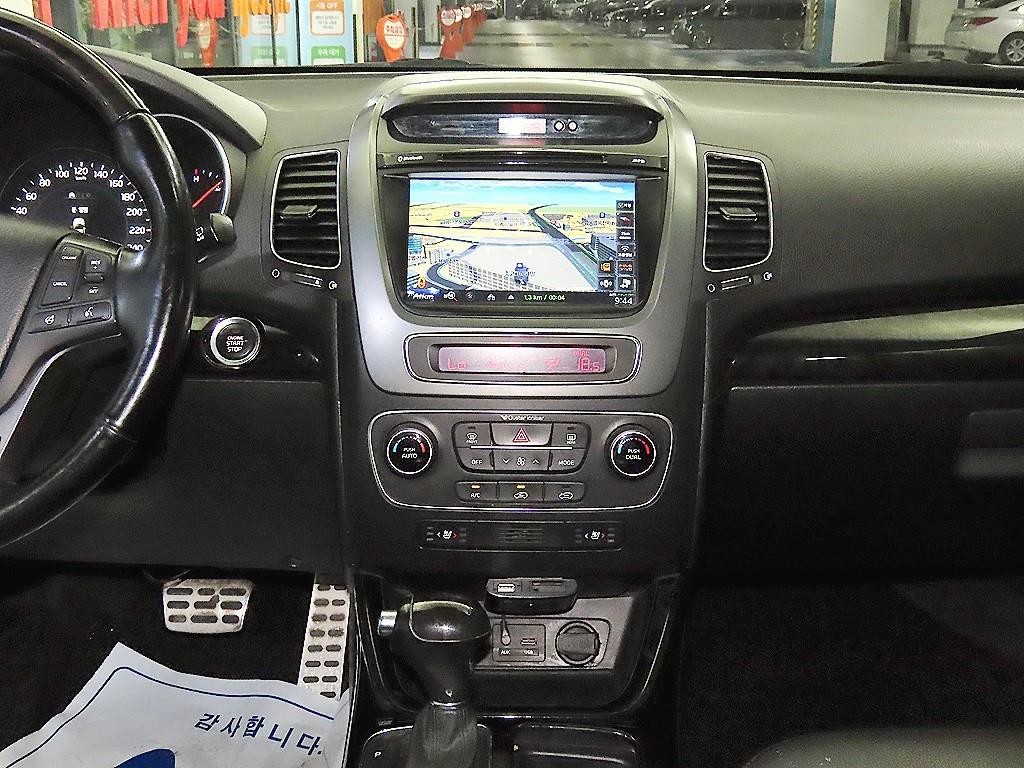 기아 쏘렌토 뉴 쏘렌토 R 2WD 2.0 프레스티지 이미지 11