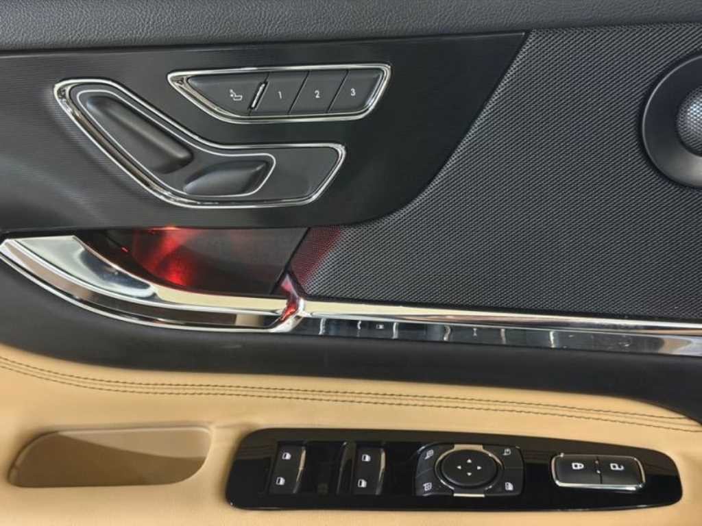 링컨 코세어 2.0 리저브 AWD 이미지 14