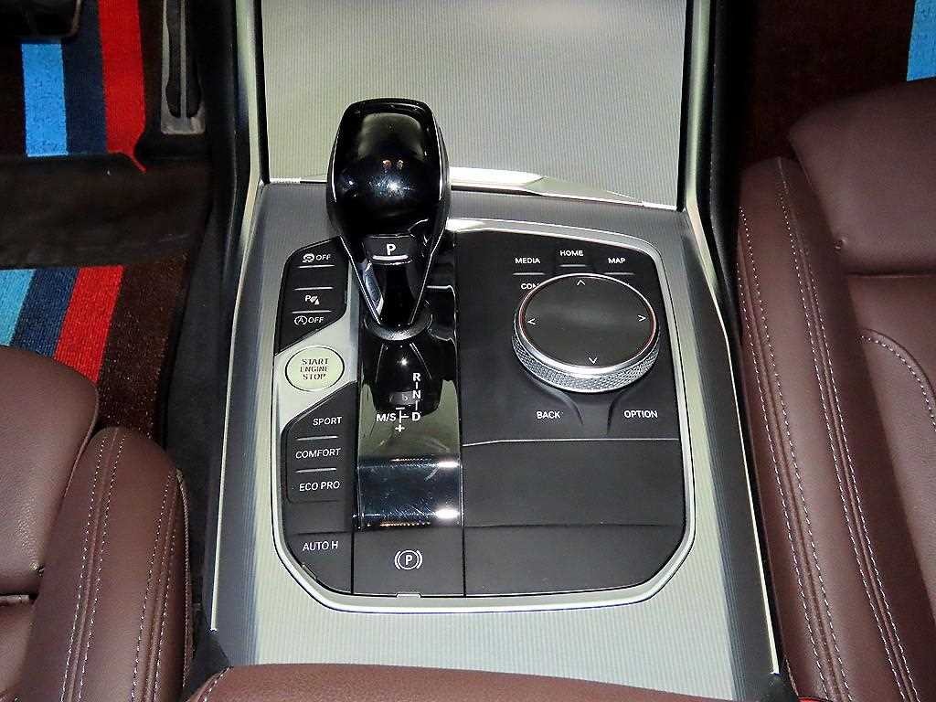 BMW 3시리즈 3시리즈 (G20) 320i 투어링 M 스포츠 이미지 12