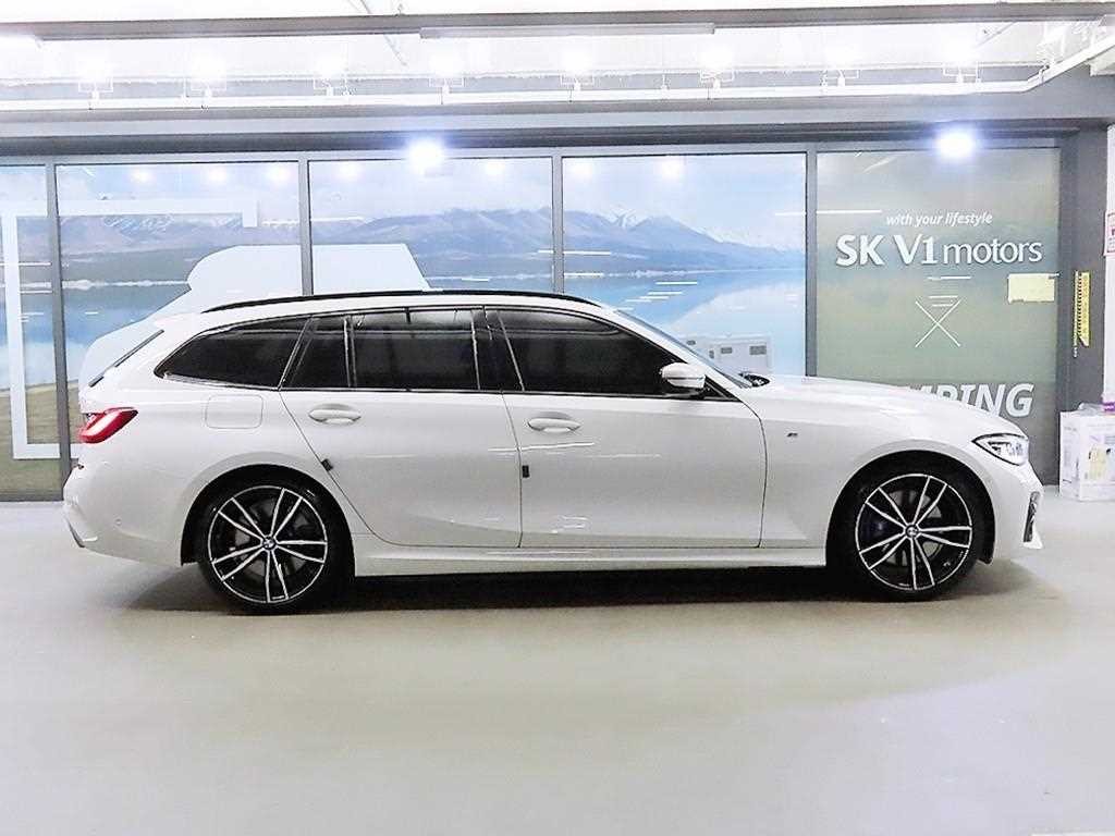 BMW 3시리즈 3시리즈 (G20) 320i 투어링 M 스포츠 이미지 3