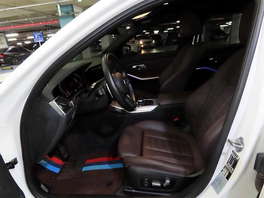 BMW 3시리즈 3시리즈 (G20) 320i 투어링 M 스포츠 이미지 6