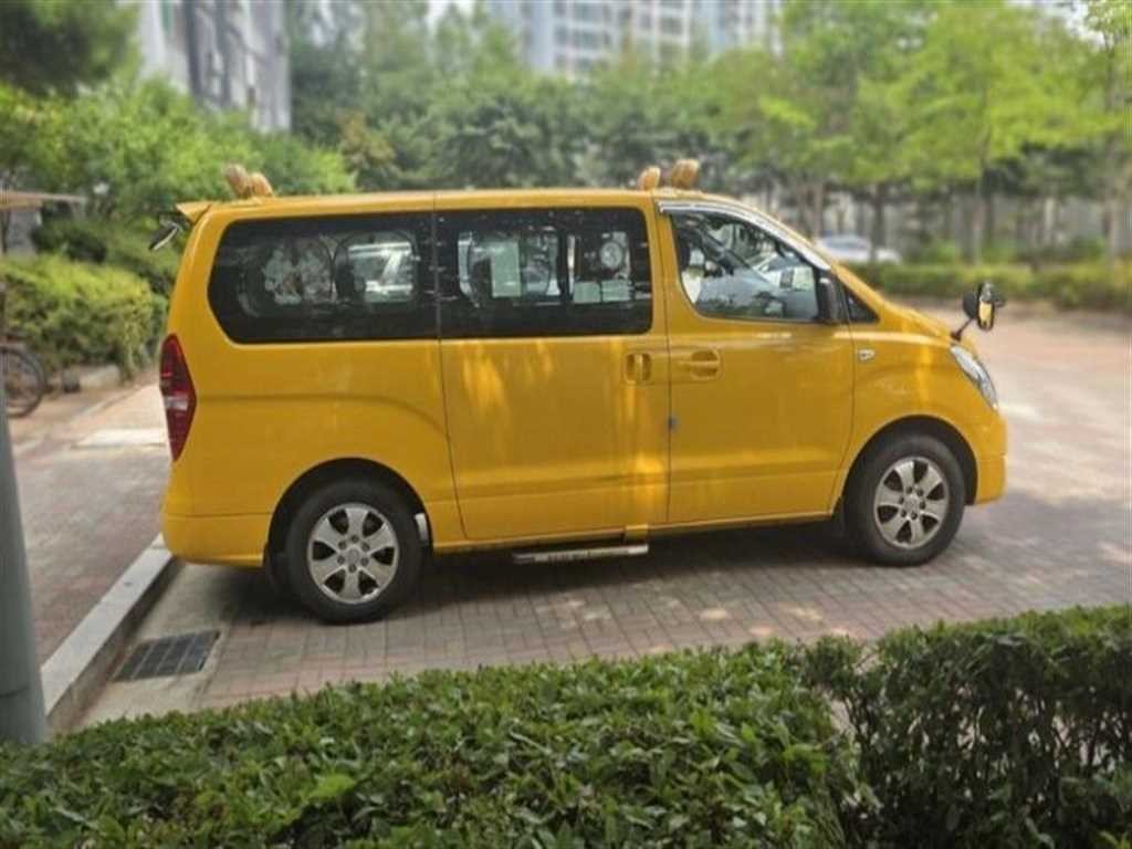 현대 스타렉스 그랜드 스타렉스 15인승 어린이 버스 4WD CVX 모던 이미지 4