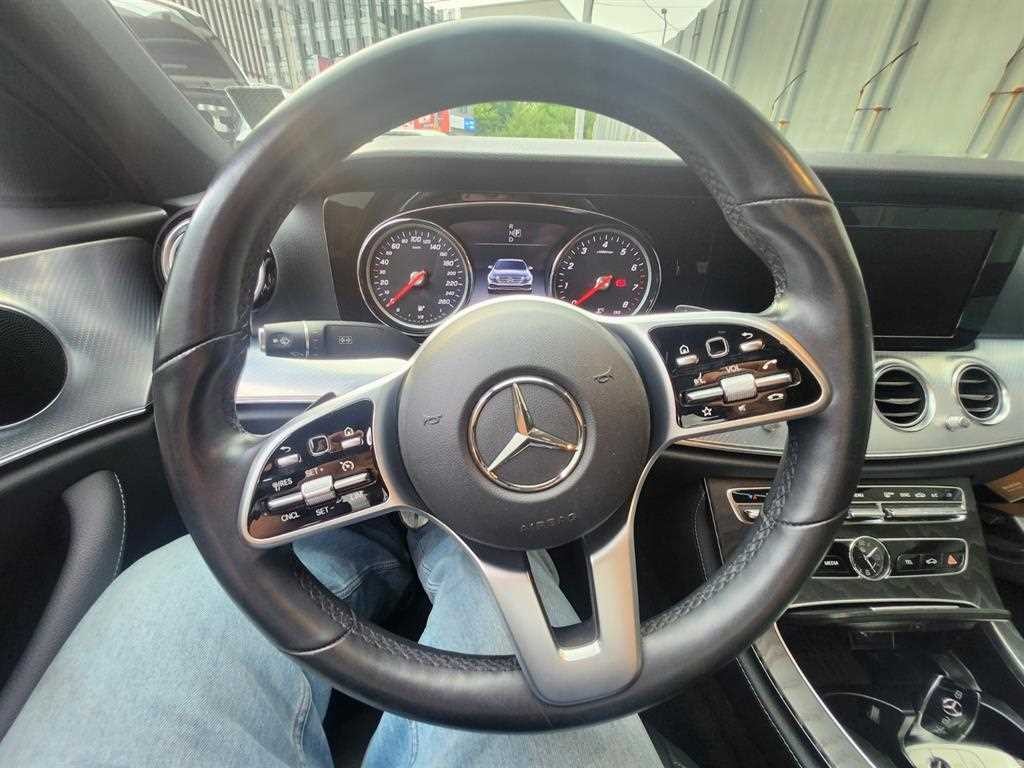 벤츠 E 클래스 E-클래스 W213 E250 아방가르드 이미지 6