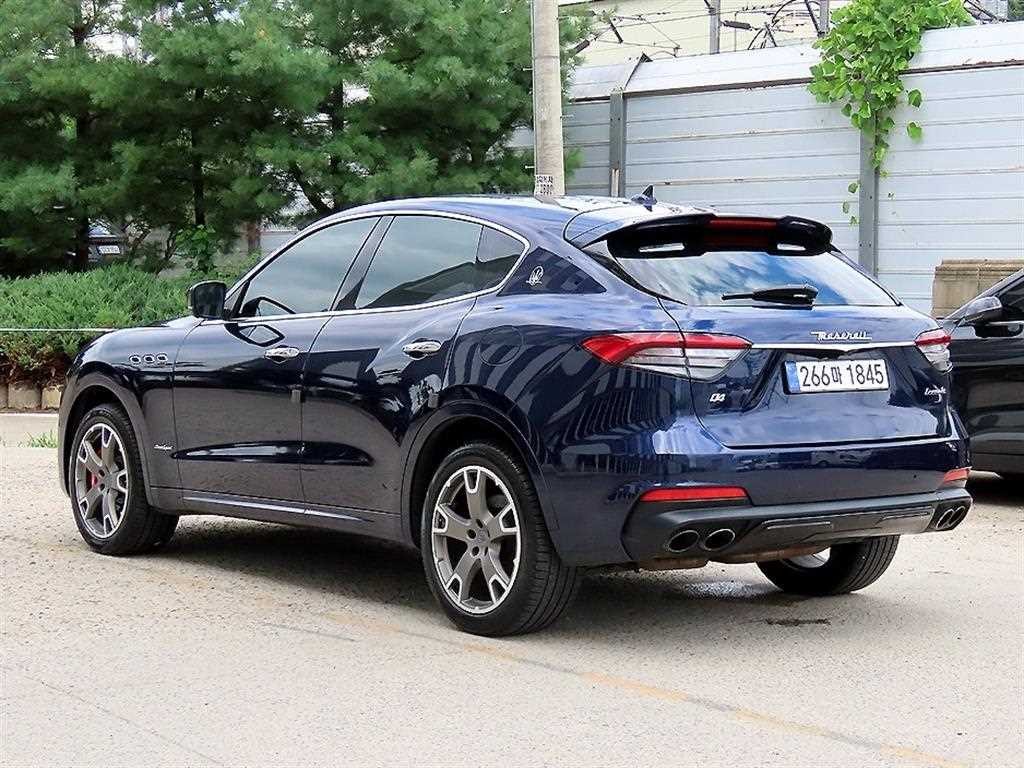마세라티 르반떼 3.0  AWD 그란 스포츠 이미지 3