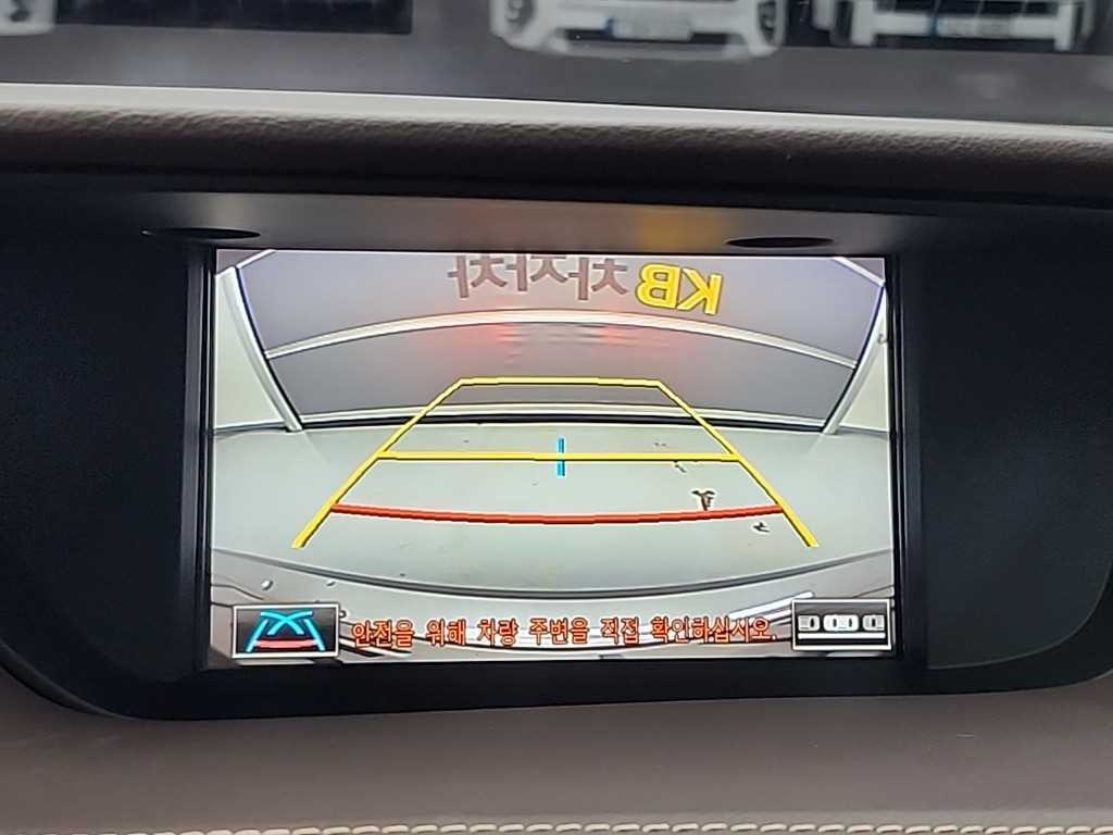 렉서스 ES 뉴ES300h 슈프림+ 이미지 17
