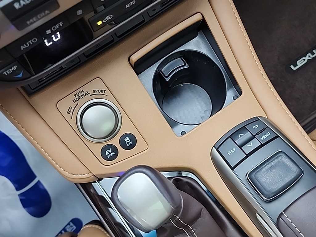 렉서스 ES 뉴ES300h 슈프림+ 이미지 18