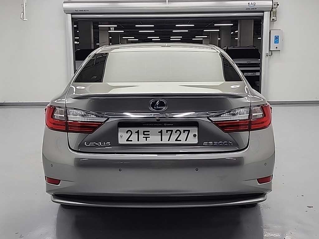 렉서스 ES 뉴ES300h 슈프림+ 이미지 3