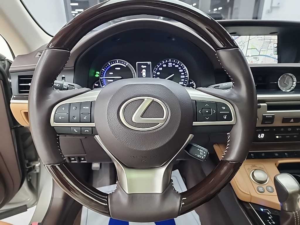 렉서스 ES 뉴ES300h 슈프림+ 이미지 9