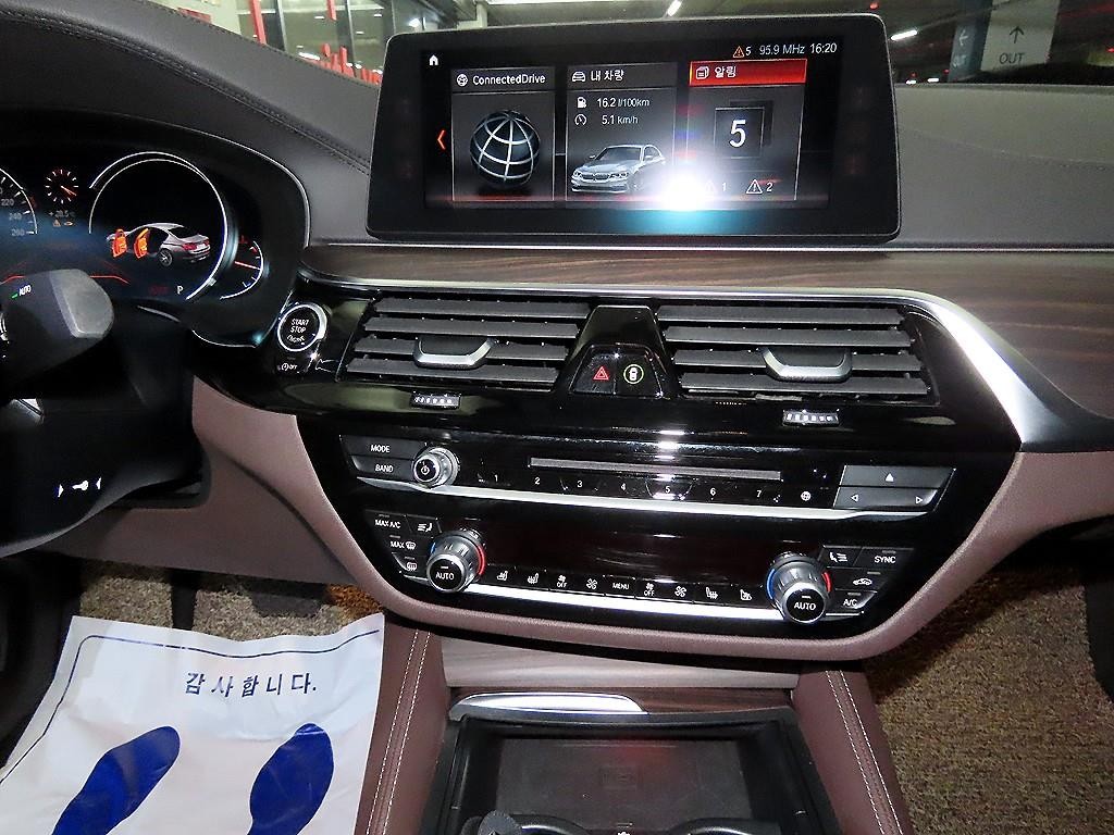 BMW 5시리즈 5시리즈 (G30) 530i xDrive 럭셔리 플러스 이미지 11