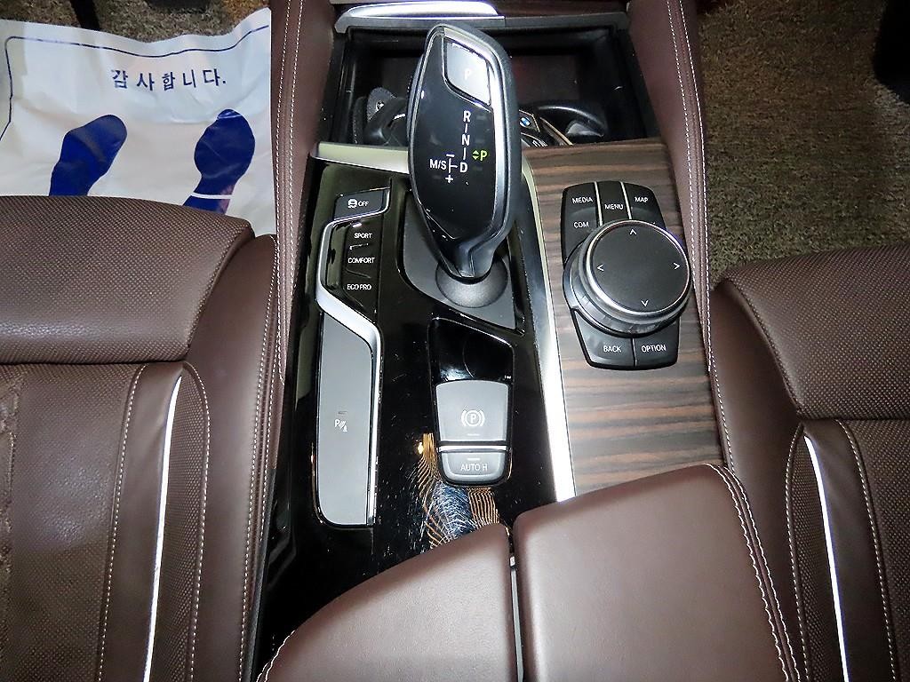 BMW 5시리즈 5시리즈 (G30) 530i xDrive 럭셔리 플러스 이미지 12