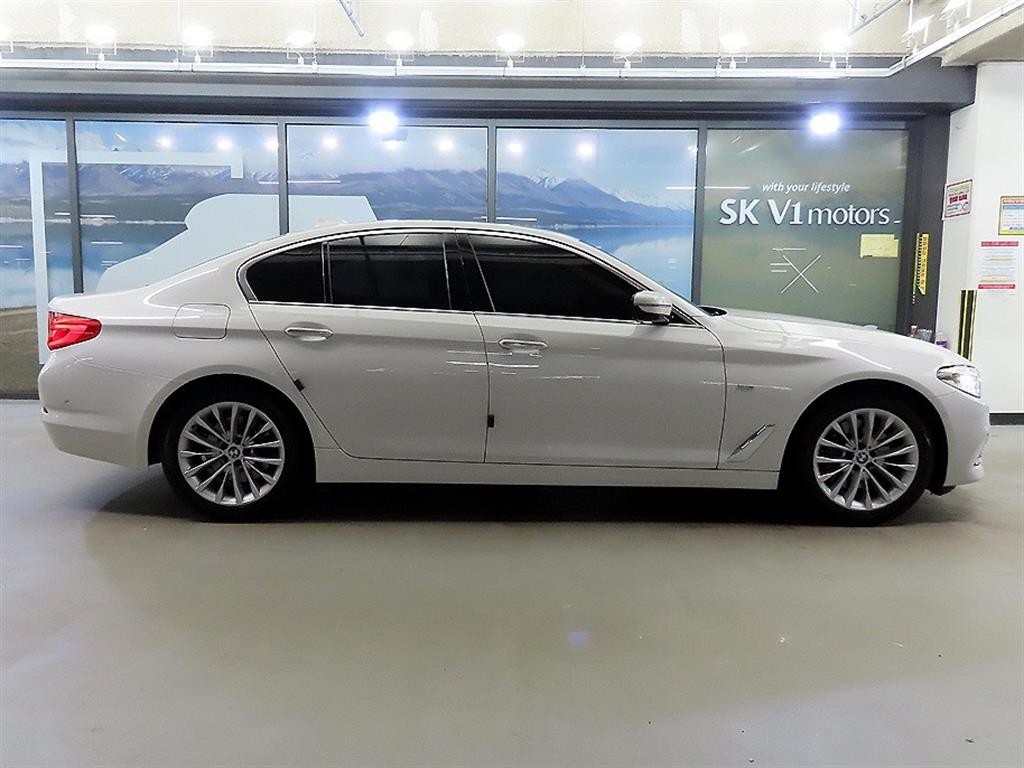 BMW 5시리즈 5시리즈 (G30) 530i xDrive 럭셔리 플러스 이미지 3