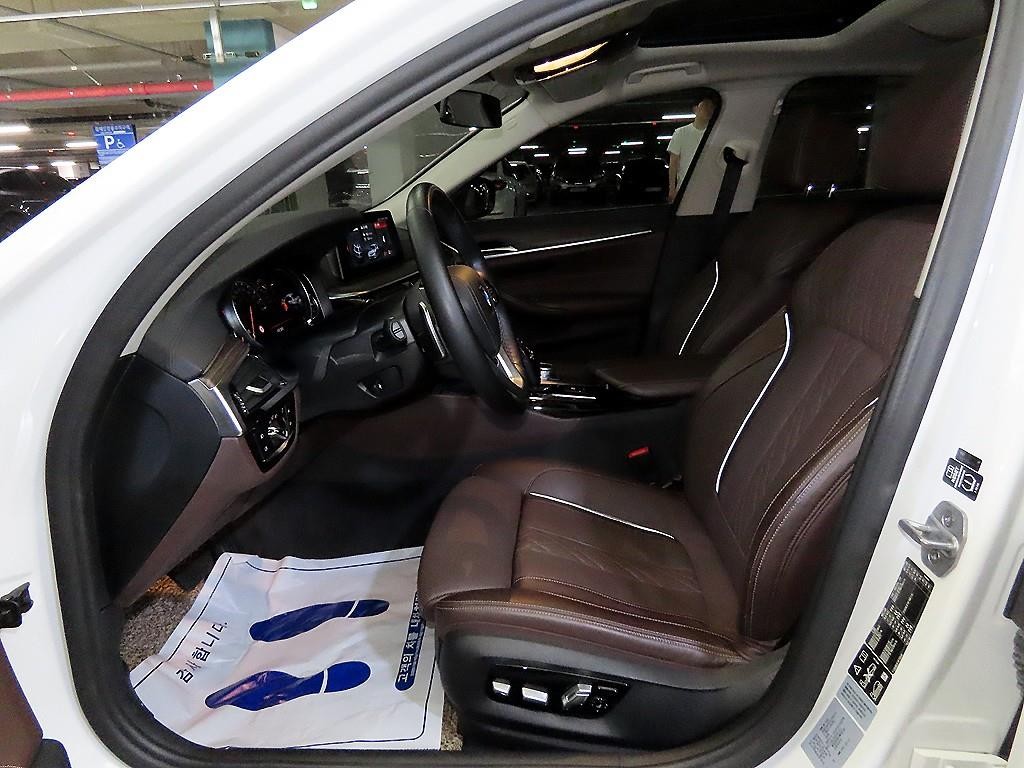 BMW 5시리즈 5시리즈 (G30) 530i xDrive 럭셔리 플러스 이미지 6