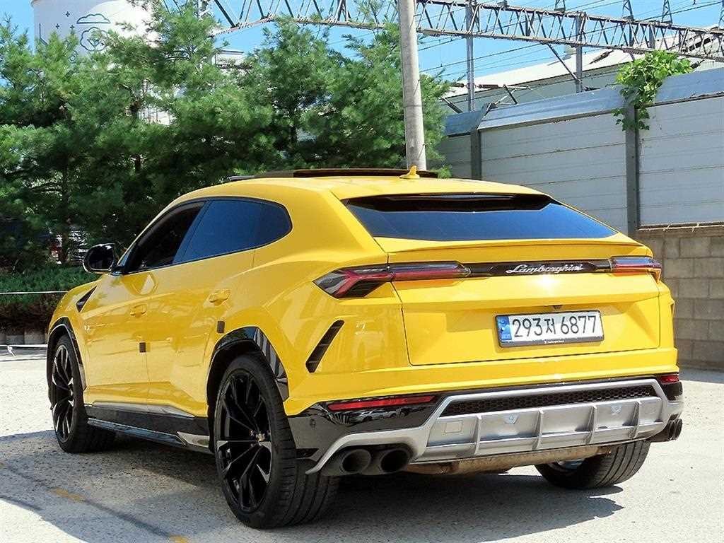 람보르기니 우루스 4.0 V8 이미지 3