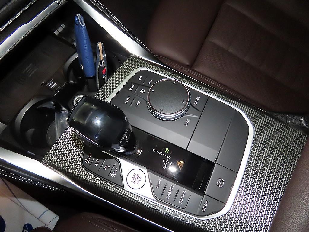 BMW 4시리즈 4시리즈 (G22) 420d 쿠페 M 스포츠 이미지 12