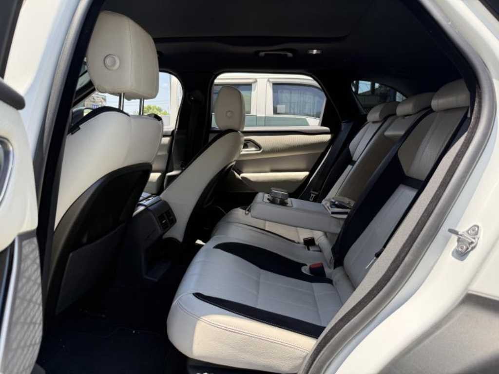 랜드로버 레인지로버 벨라 2.0 D240 R-다이나믹 SE 이미지 14