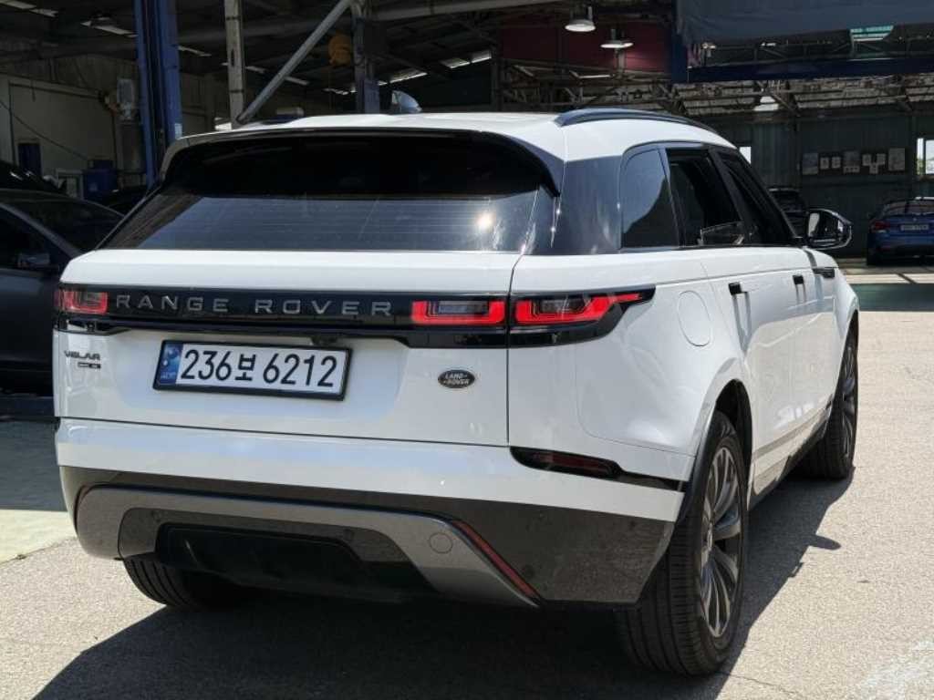 랜드로버 레인지로버 벨라 2.0 D240 R-다이나믹 SE 이미지 3
