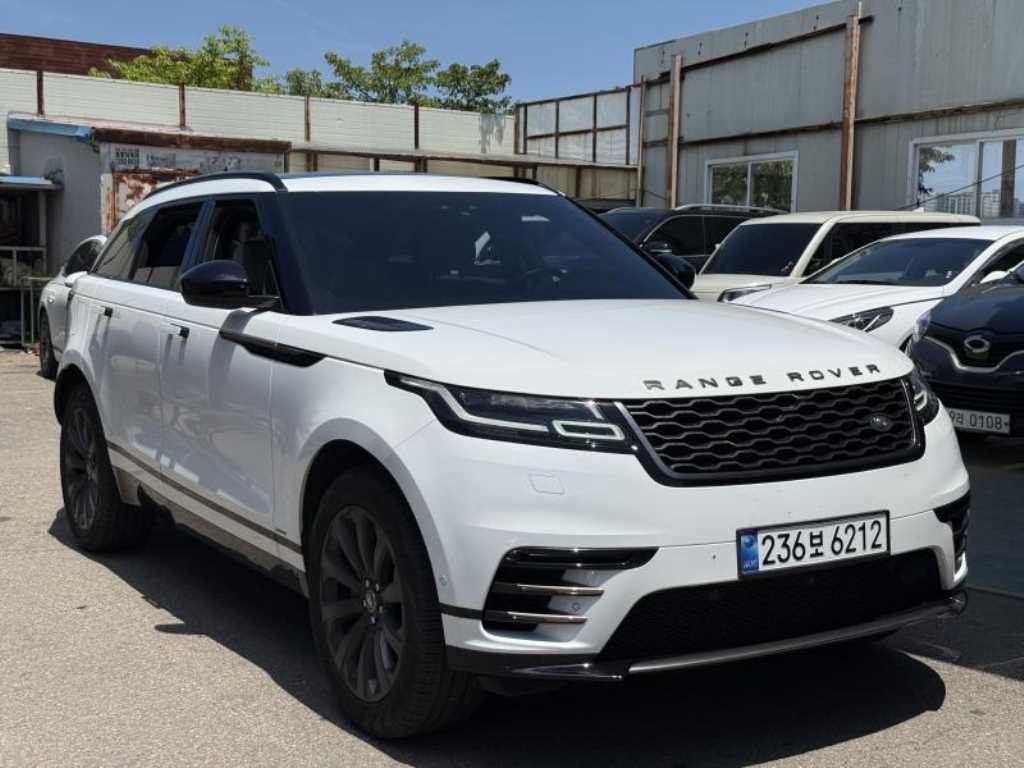 랜드로버 레인지로버 벨라 2.0 D240 R-다이나믹 SE 이미지 4