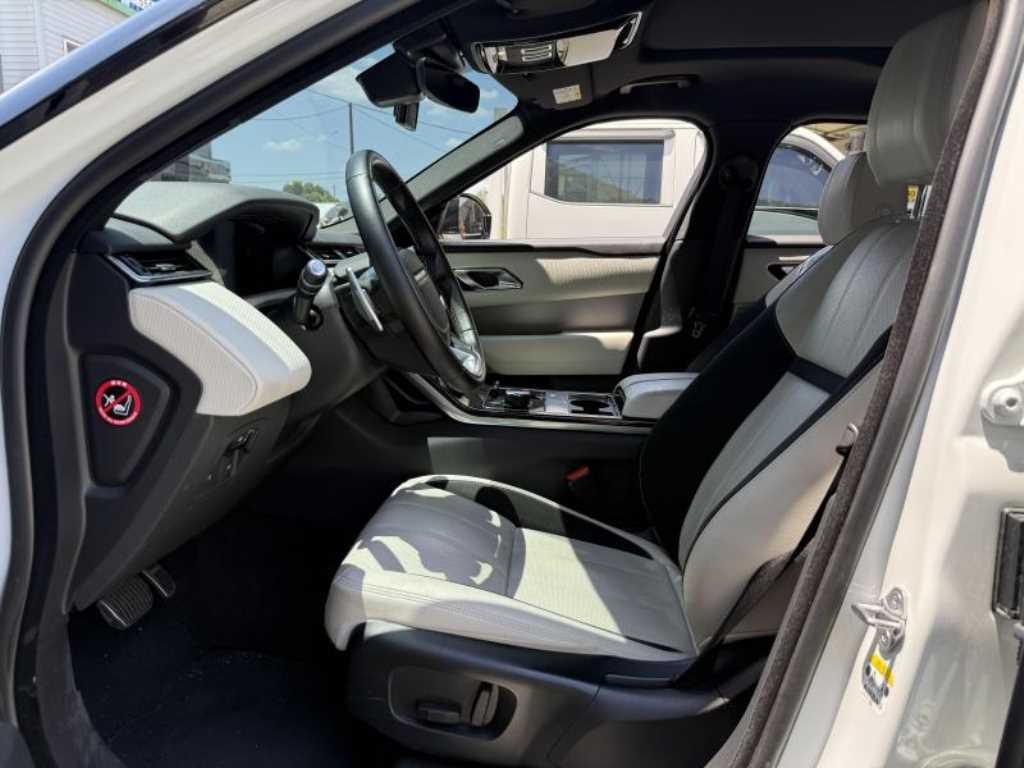 랜드로버 레인지로버 벨라 2.0 D240 R-다이나믹 SE 이미지 9