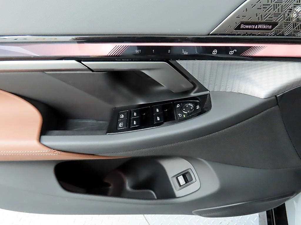 BMW 5시리즈 5시리즈 (G60) 530i xDrive M 스포츠 프로 스페셜 에디션 이미지 11